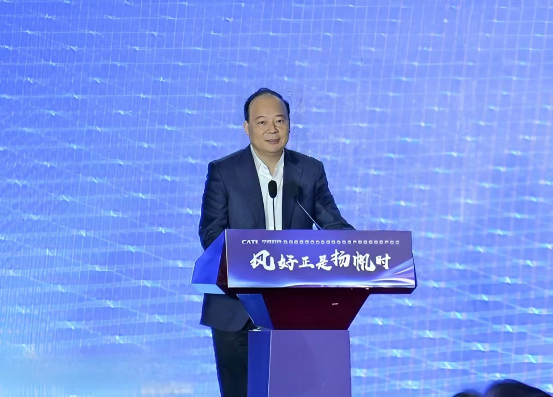 02-配文插图-云顶集团董事长、总经理曾毓群发表致辞.png